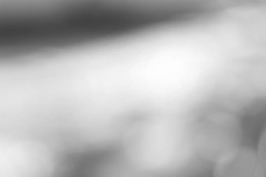 İnce ışık yayılımı ve yumuşak dokuları olan zarif gri tonlama gradyanı