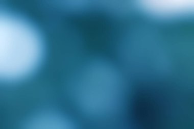 Serene bulanık gök mavisi ve cyan renkleri yumuşak bir zemin oluşturur