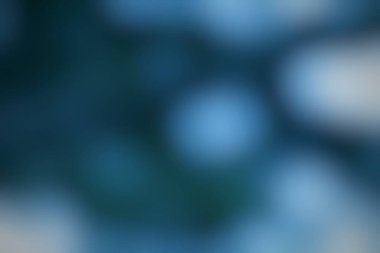 Bulanık mavi renkler ve yumuşak renkler sualtı rüya manzarası yaratır.