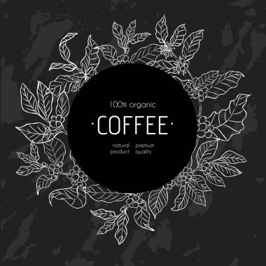 Koyu dokulu arka planda kahve bitkilerinin beyaz botanik çizgisi sanatını içeren bir kahve paketleme tasarımı, organik ve birinci sınıf kaliteyi vurguluyor..