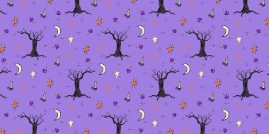 Çıplak perili ağaçlar, parlayan mumlar, hilal ayları, yıldızlar, mantarlar ve mor arkaplandaki dallarla kusursuz bir Cadılar Bayramı deseni..