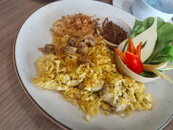 Khao Chae seti, Tay pilavı soğuk suya batırılmış.