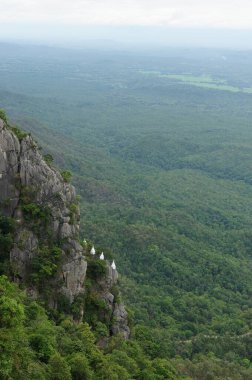 Wat Chalermprakiat, Lampang, Tayland 'dan dağın tepesindeki hava manzarası