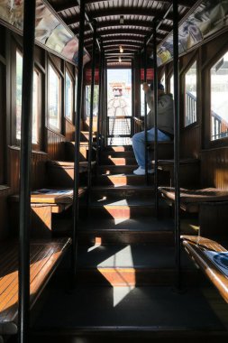 Angels Flight, Los Angeles, arabanın içi.