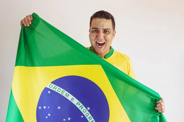 Fekete Férfi Tartja Brazil Zászló Focicsapat Sárga Ing Elszigetelt Fehér — Stock Fotó