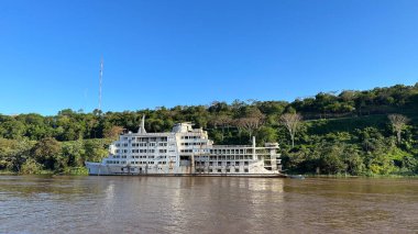 Brezilya, Paraguay ve Arjantin arasında yeni bir entegrasyon köprüsü. Fotoğraf Iguassu Nehri 'nde çekildi..