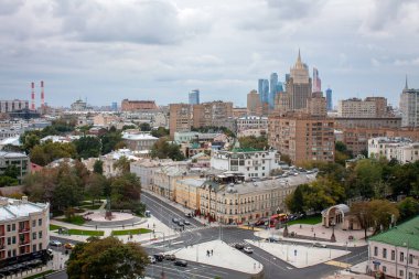 Moskova, Rusya: 09.17.2017 Şehrin güzel manzarası ve yukarıdan çekim gücü.