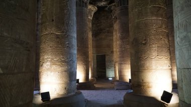 Edfu Tapınağı, Mısır 'ın yukarısında gün ışığında