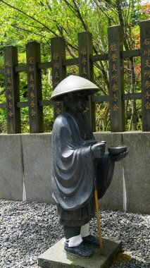 Antik Mezarlık, gündüz vakti Okunoin Mezarlığı 'nın içinde Wakayama Japonya.