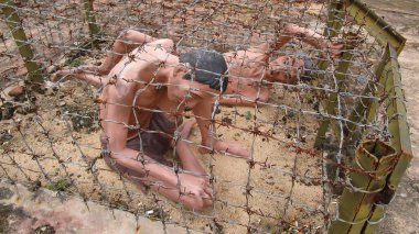 Pho Quoc Adası esirleri Vietnam Savaşı 'nın yeniden canlandırılmasında