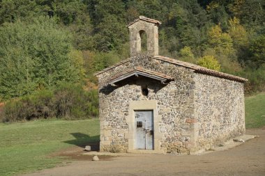 Münzevi Santa Margarita volkanında bir kratere yerleştirildi.