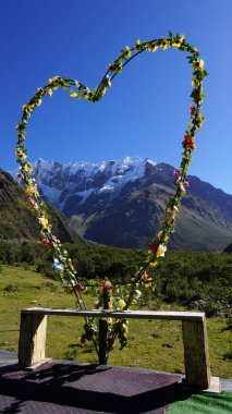 Salkantay Dağ Yürüyüşü, Humantay gölü ve Peru 'da bir nehir.