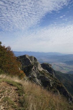 La Garrotxa güzel Katalonya 'da bir sonbahar gününün manzarası