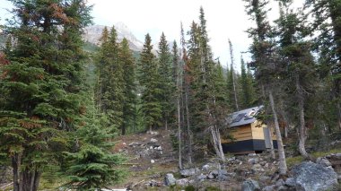 Banff Ulusal Parkı, Kanada 'da Louise Gölü' nün Güzel Doğası 'nda seyahat