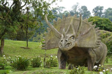 Bajos del Toro yakınlarında Kosta Rika 'daki Dino Parkı
