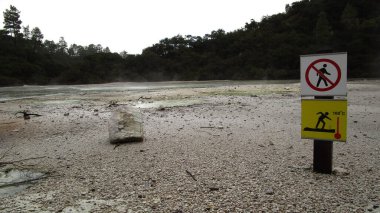 Champagne Pool thermal lake, Wai-O-Tapu Thermal Wonderland, Rotorua, New Zealand clipart