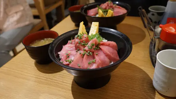 Tokyo şehri çok güzel bir ülke olan Japonya 'yı görüyor.