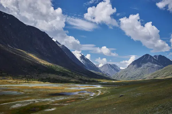 Καταπληκτικό Αλπικό Τοπίο Βουνά Της Μογγολίας Πανόραμα Του Ποταμού Κοιλάδα — Φωτογραφία Αρχείου