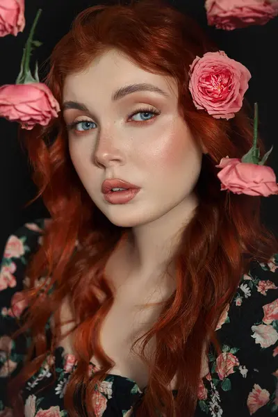 Woman Red Hair Pink Rose Her Face Beauty Face Cosmetic Fotografias De Stock Royalty-Free