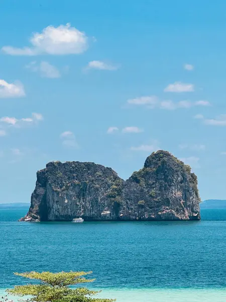 Ko Ngai, Trang, Tayland 'da tropik manzara