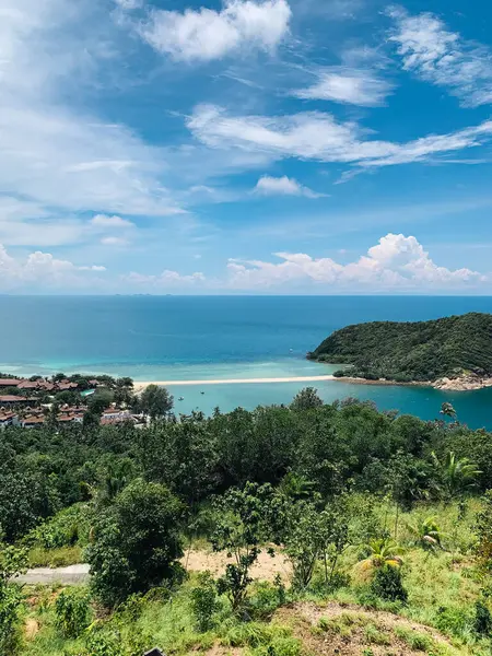 Koh Pha Ngan, Tayland 'daki tropikal adanın havadan görünüşü