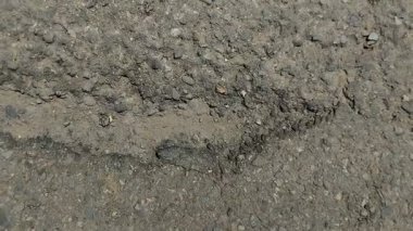 Otoyoldaki asfalt soyuluyor.