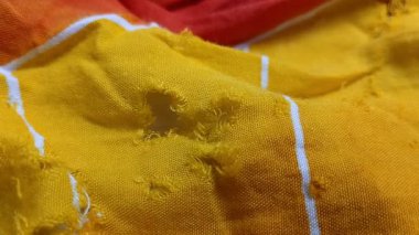 yırtılmış ve hasarlı kumaş ve delikler. doku efekti