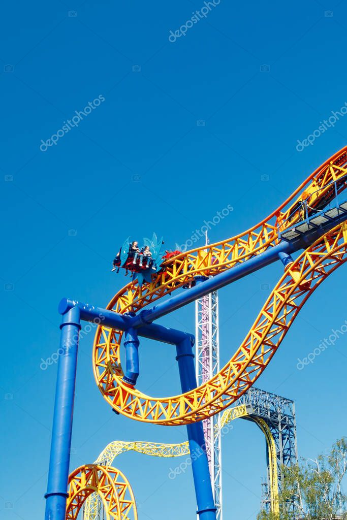 Helsinki, Finlandia - 24 de junio de 2022: Montaña rusa Kirnu en ...