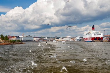 Helsinki, Finlandiya - 12 Haziran 2022: Helsinki limanındaki Viking feribot hattı.