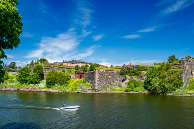 Finlandiya, Helsinki 'de yaz günü Suomenlinna Kalesi.