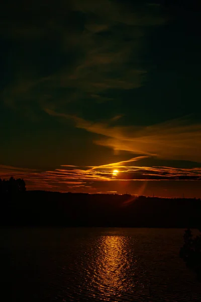 芬兰秋天 Kymijoki河上美丽的落日 — 图库照片