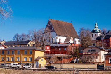 Porvoo Katedrali ve eski Porvoo kasabasının güzel panoramik manzarası