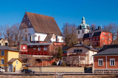 Porvoo Katedrali ve eski Porvoo kasabasının güzel panoramik manzarası