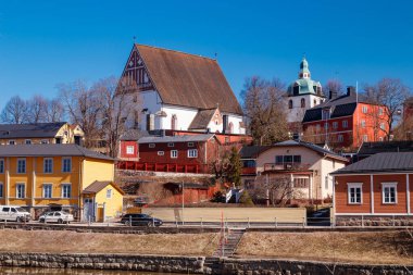 Porvoo Katedrali ve eski Porvoo kasabasının güzel panoramik manzarası