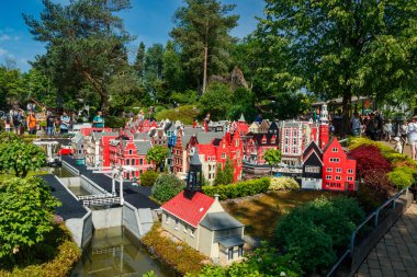 Billund, Danimarka - 16 Haziran 2023: Danimarka 'da Legoland Eğlence Parkı.