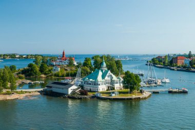 Helsinki, Finlandiya takımadalarında restoranları olan Valkosaari Adası.