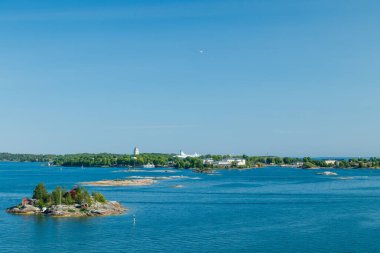 Helsinki 'den denize ve Suomenlinna Kalesi' ne panoramik manzara.