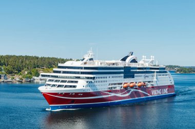 Stockholm, İsveç - 13 Haziran 2023: Feribot Viking Hattı Grace Baltık denizinde