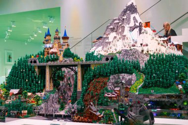 Billund, Danimarka - 17 Haziran 2023: Legohouse - Tuğla Evi.