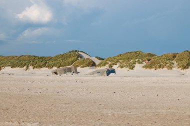 Blavand, Danimarka - 17 Haziran 2023: Blavand sahilinde 2. Dünya Savaşı 'ndan kalma sığınak