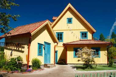VIMMERby, SwEDEN - 14 Haziran 2023: Tema parkı Astrid Lindgren 'in Dünyası, Pippi Longstocking' in evi Villekulla.