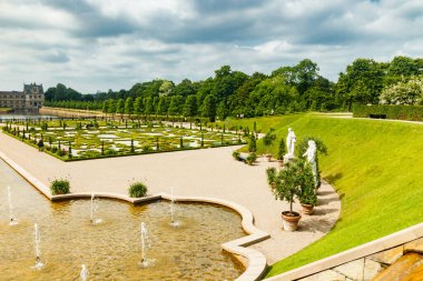 Danimarka Hillerod 'daki Frederiksborg şato parkının manzarası