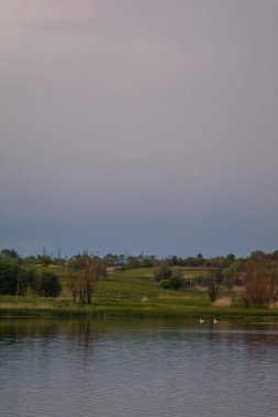 Akşamları nehrin güzel manzarası.