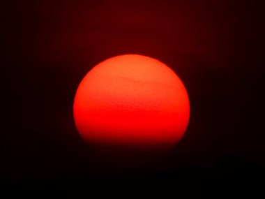 Luoyang, Çin 'de kırmızı bir günbatımı