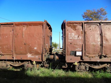 Makedonya 'da İki Paslı Tren Vagonu