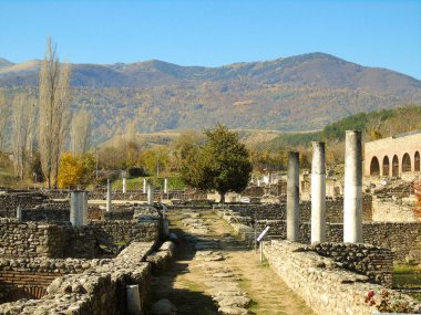 Makedonya 'da Heraclea Lyncestis Roma Harabelerine Bakış