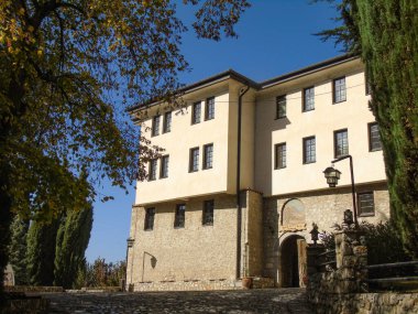 Makedonya 'nın kuzeyindeki Ohri Gölü üzerindeki Sveti Naum' daki Büyük Bina