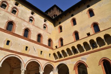 Milano, İtalya 'da ortaçağ mimarisi