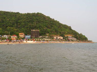 Kep, Kamboçya 'daki sahil ve orman.