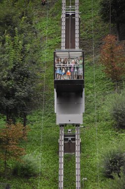 14 Ağustos 2019 - Ljublana, Slovenya: Ljublana Funicular 'a binen insanlar